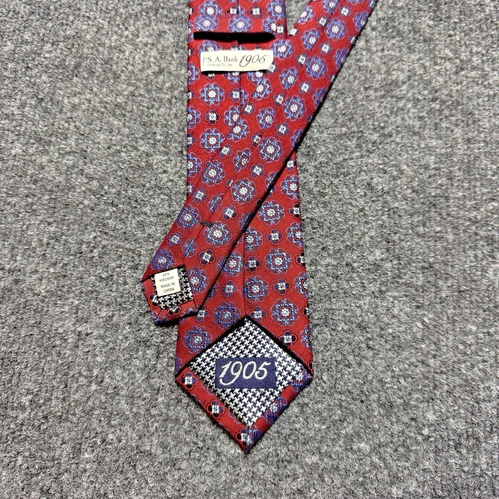 Jos. A. Bank Tie Mens OS Red Blue Geometric Medallion 1905 Collection Preppy Ivy